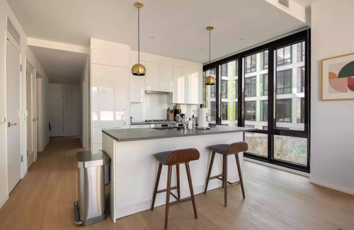 Logan Circle Apartment | Liz by Black Swan 419LT (2/2, Cap 4)