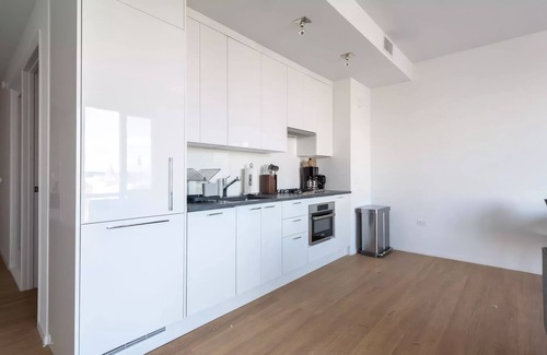 Logan Circle Apartment | Liz by Black Swan 507LT (1/1, Cap 2)