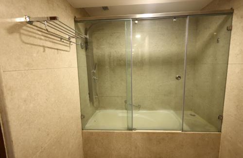 Dwaraka Nagar Hotel | LJ Grand