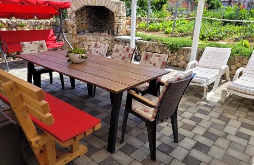Pirovac Apartment | Ljubica Apartman