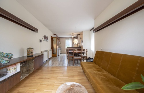 Bezigrad District House | Ljubljana C17: five-bedroom house with a garden & parking
