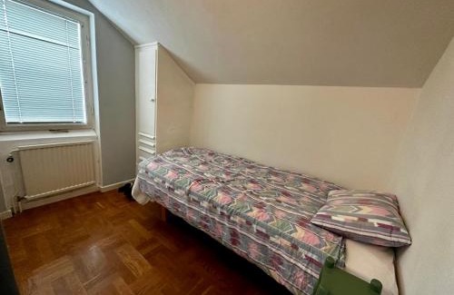 Ljungaverk Apartment | Ljungaverk Takvåning med Ekgolv och badkar nära älven