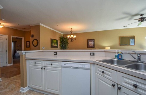 Cornelius Condo | LKN Sunsets Lakefront - 1st Fl Lakefront w/Pool Lake Norman Vacation Rental