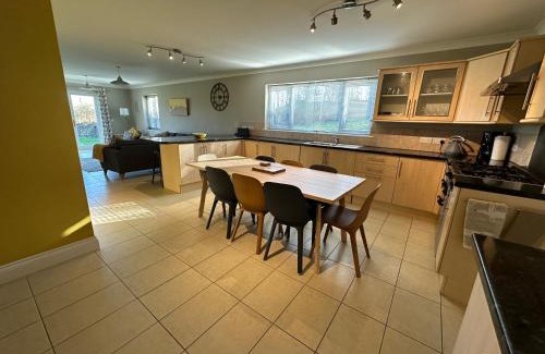 Llansteffan House | Llais Y Mor- Spacious 4 bedroom home with coastal views and nearby beach