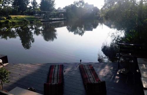 Ton Pao House | LLamados Fishing Lake