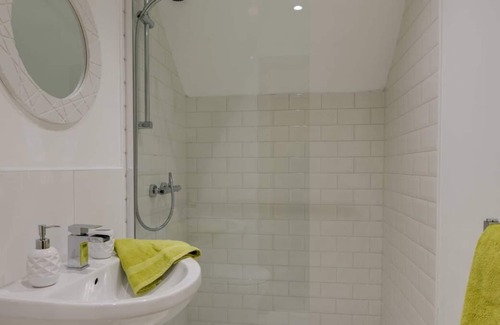 Llanddeusant House | Llanddygfael Hir in Cemaes Bay