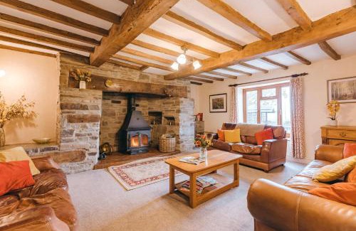 Newcastle-on-Clun House | Llanhedric House