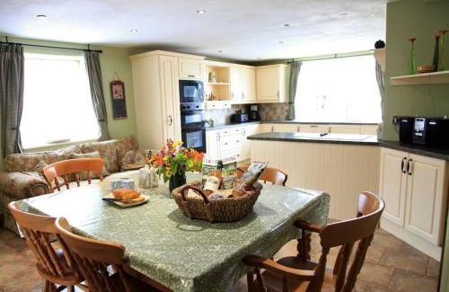 Newcastle-on-Clun House | Llanhedric House