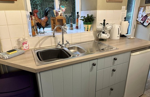 Llanidloes House | Llanidloes - Sleeps 7 - Parking - Pet Friendly