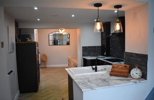 Llansteffan Cottage | Llansteffan 2-bed Cottage, Sleeps 4, Dog Ok