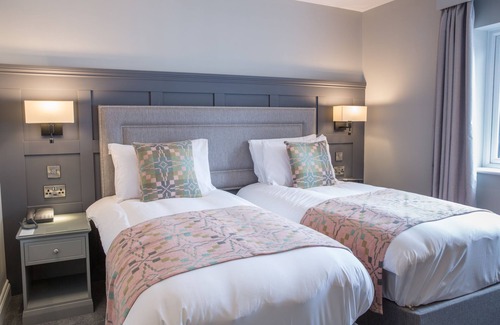 Pontypridd Hotel | Llechwen Hall Hotel