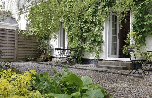 Crynant House | Llethryd Farm Cottage One