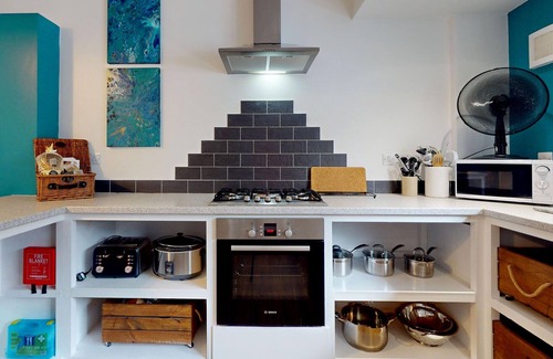 Brynrefail Cottage | Llety'r Adar - Four Bedroom Cottage, Sleeps 10