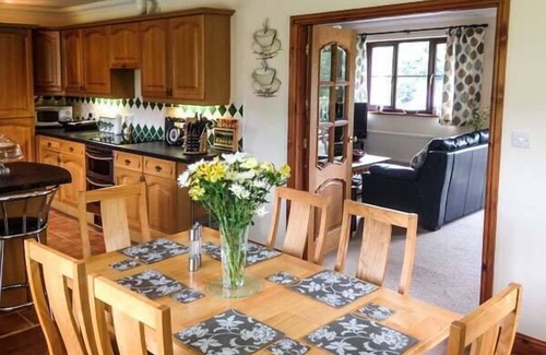Dolgellau Cottage | LLETY'R BUGAIL, family friendly, with a garden in Dolgellau