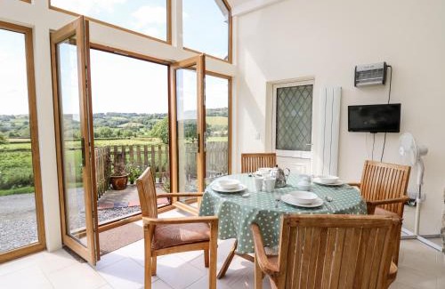 Llanwrda House | Llety'r Wennol