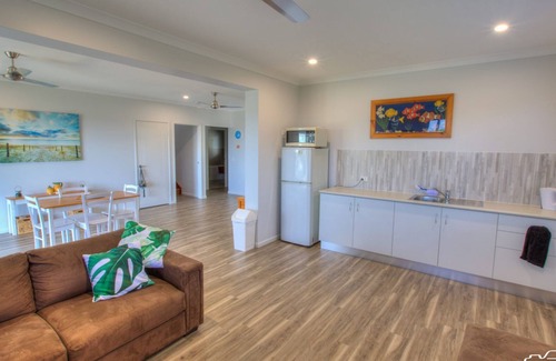 Seventeen Seventy House | LLEWELLA -1170 water views