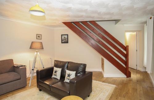 Menai Bridge House | Lleyn Cottage The Hive