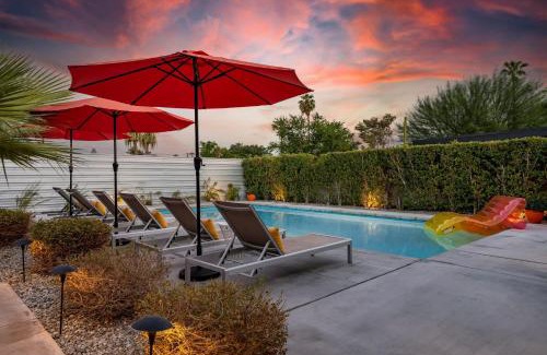 Palm Springs House | Lloyd by AvantStay Palm Spring Paradise w Pool Large Yard Table Tennis Permit3779