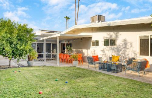 Palm Springs House | Lloyd by AvantStay Palm Spring Paradise w Pool Large Yard Table Tennis Permit3779
