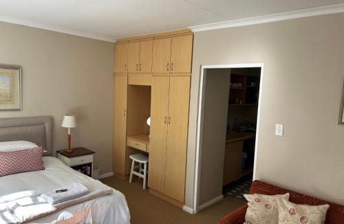 Walmer Apartment | Lloyd Road Cottage