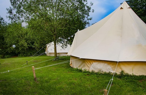 Mouldsworth RV Rental | Lloyds Meadow Glamping Delamere Chester