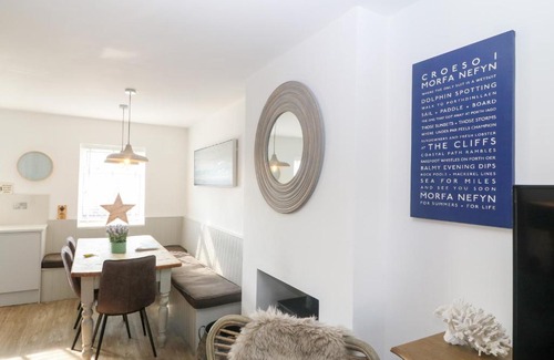 Edern House | Llwyn Onn