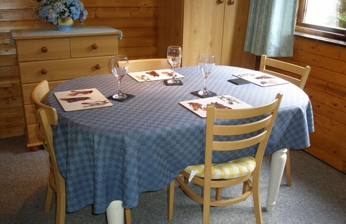Pontyclun Cabin | Llwynau Farm, Castellau, Llantrisant - 12 Miles From Cardiff