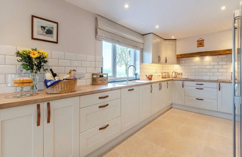 Clynderwen Cottage | Llwyncelyn Farmhouse