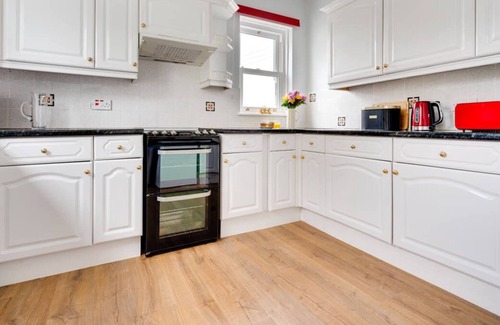 Llangadog House | Llwyncelyn in the beautiful Llangadog