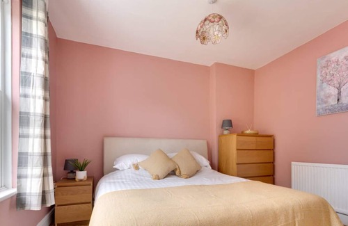 Llangadog House | Llwyncelyn in the beautiful Llangadog