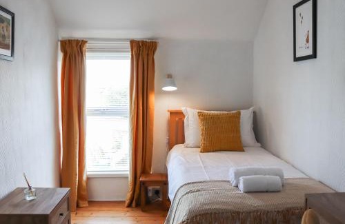 Edern House | Llwyndre