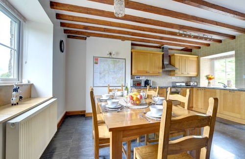 Dolgellau House | Llwyniarth - Three Bedroom House, Sleeps 6