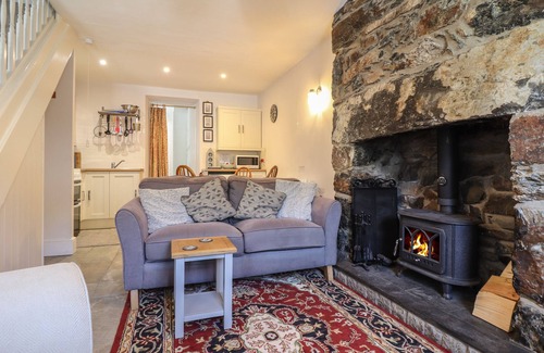 Beddgelert House | LLYGODEN COTTAGE, pet friendly, with open fire in Beddgelert