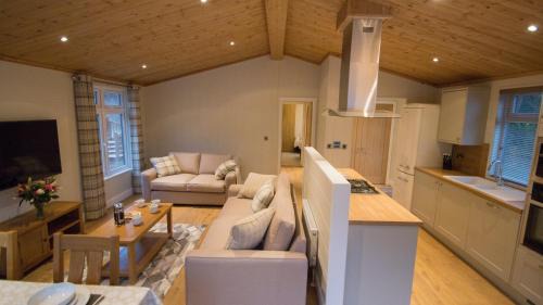 Gwynedd- Snowdonia House | Llyn Brenig Lodge