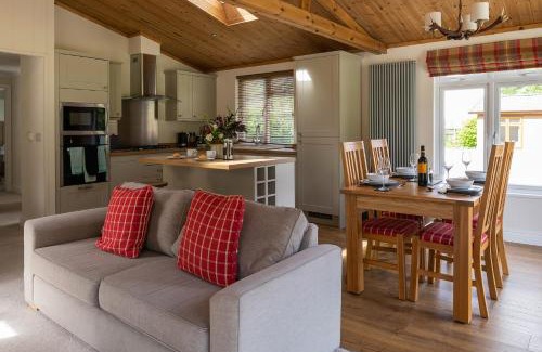 Gwynedd- Snowdonia House | Llyn Dinas Lodge