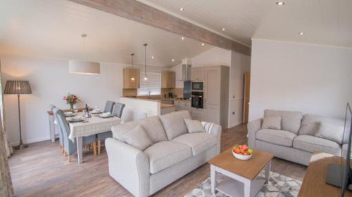Gwynedd- Snowdonia House | Llyn Padarn Lodge