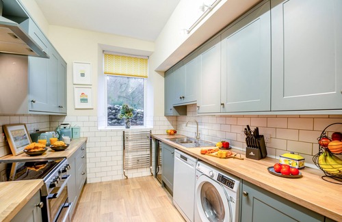 Beddgelert House | Llyndy Isaf - Four Bedroom House, Sleeps 6