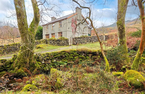 Beddgelert House | Llyndy Isaf - Four Bedroom House, Sleeps 6
