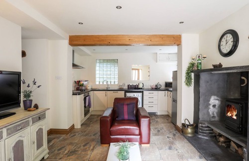 Nant Gwynant Cottage | LLYS ELEN, family friendly, character holiday cottage in Nant Gwynant
