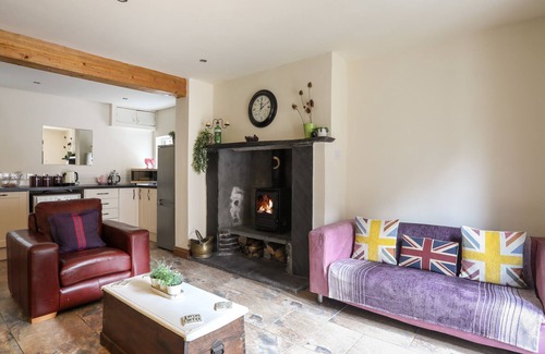 Nant Gwynant Cottage | LLYS ELEN, family friendly, character holiday cottage in Nant Gwynant