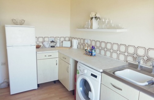 Penmaenmawr Cottage | LLYS MADOC, THE TOP FLAT, character holiday cottage in Penmaenmawr
