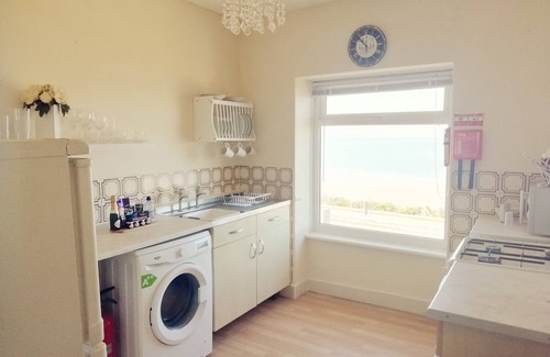 Penmaenmawr Cottage | LLYS MADOC, THE TOP FLAT, character holiday cottage in Penmaenmawr