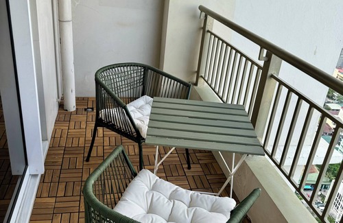 Palanan Condo | LMK Staycation