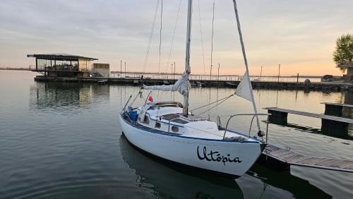 Vinne Boat Rental | Loď u Jančúra