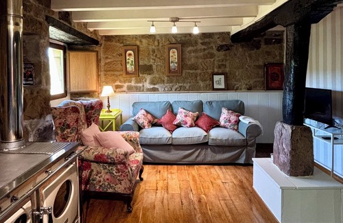Resconorio Cabin | Lo Macario Pasiega cabin, with forest views