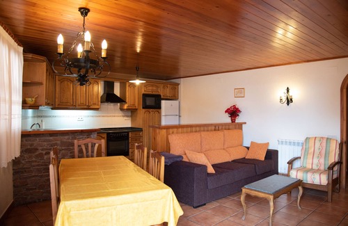 Llagunes Apartment | Lo Pallé de Cal Bosch ground floor, adapted reduced mobility wifi jardin barbac
