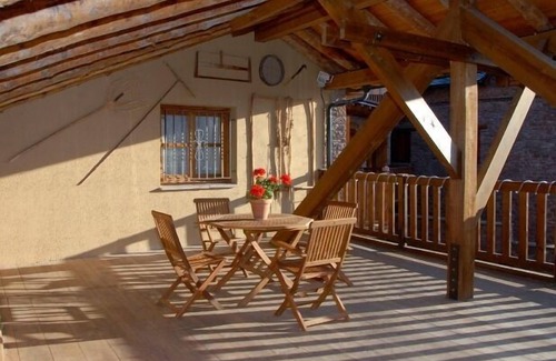 Llagunes Cottage | lo pallé de lime bosch magnificent Pyrenees cottage 12 km from Sort