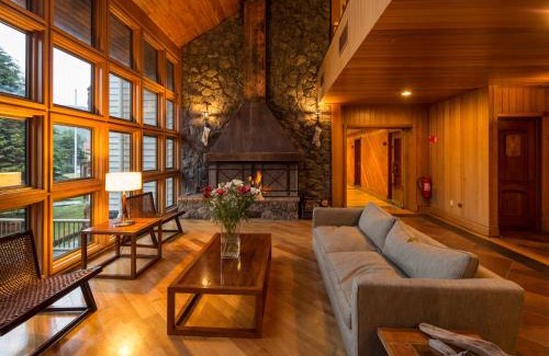 Puerto Chacabuco Hotel | Loberias Del Sur