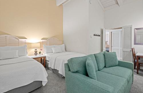 Golden Rectangle Hotel | Lobos Lodge