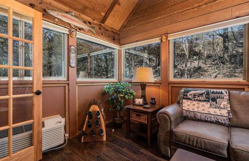 Branson West Cabin | Local Hero Lodge